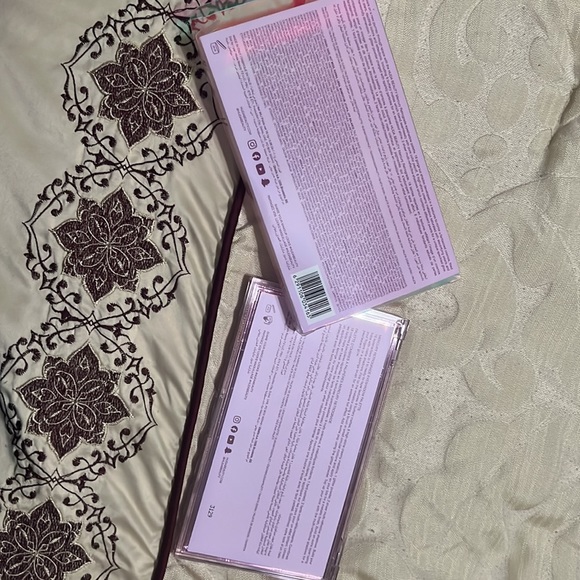 HUDA BEAUTY Mercury Retrograde Eyeshadow Palette - Picture 6 of 7